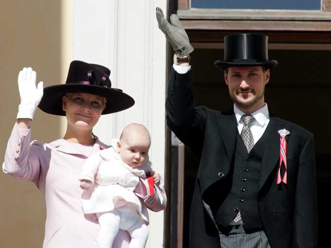 Prinsessen har vært med fra første stund: Her på Slottsbalkongen sin første 17. mai i 2004. Foto: Foto: Gunnar Lier, Scanpix