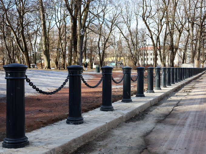 Pullertar på plass langs Wergelandsveien. Foto: Liv Osmundsen, Det kongelege hoffet