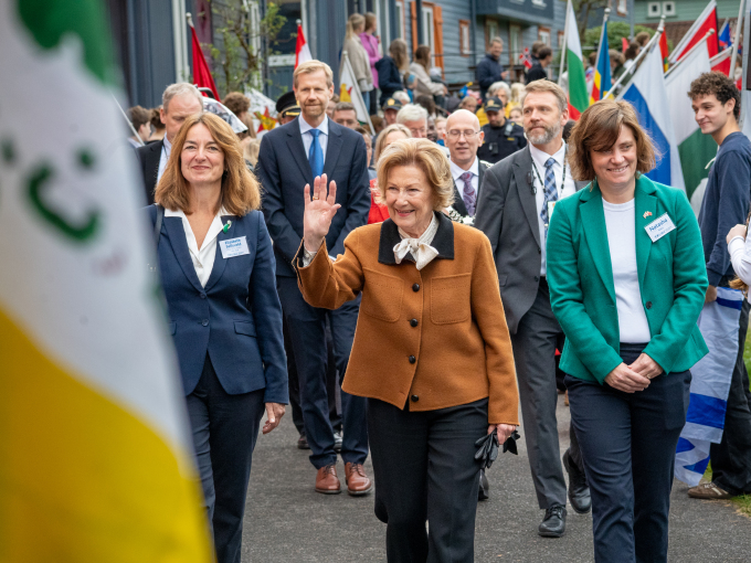 Dronning Sonja besøkte UWC Røde Kors Nordisk for tolvte gong. Foto: Liv Anette Luane, Det kongelege hoffet