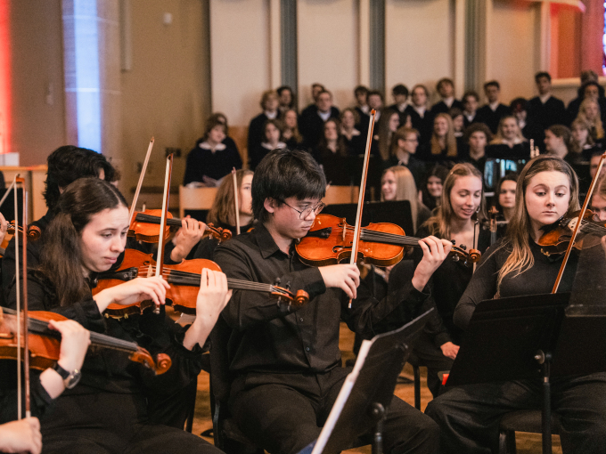St. Olaf Orchestra ble grunnlagt i 1906 og blir sett på som et av USAs beste universitetsorkestre. St. Olaf Choir, grunnlagt i 1912, er også et svært anerkjent studentkor. Foto: Ola Vatn, Det kongelige hoff