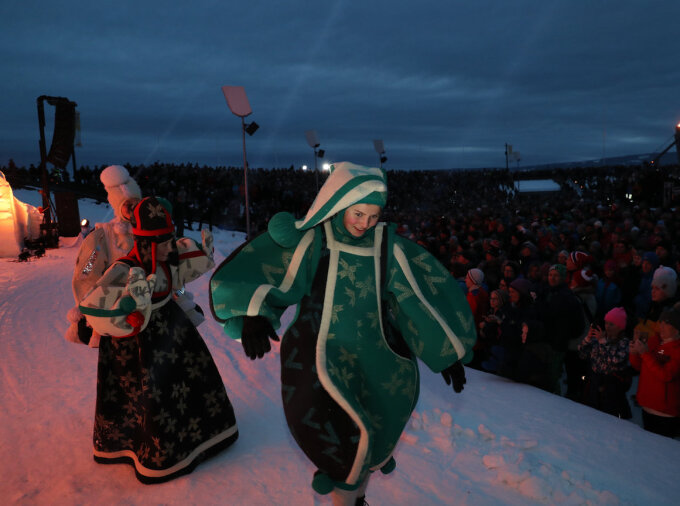 Det ble gjensyn med vettene fra åpningsshowet. Foto: Geir Olsen / NTB scanpix