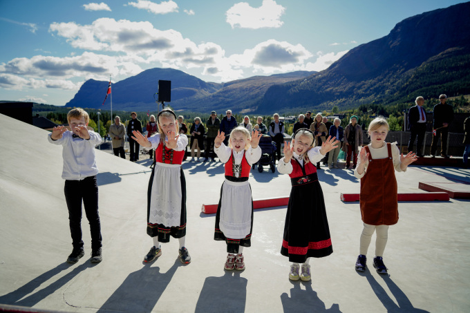 BlimE-dansen og annen dans ble vist frem av elever på skolen i Hemsedal. Foto: Ole Berg-Rusten / NTB