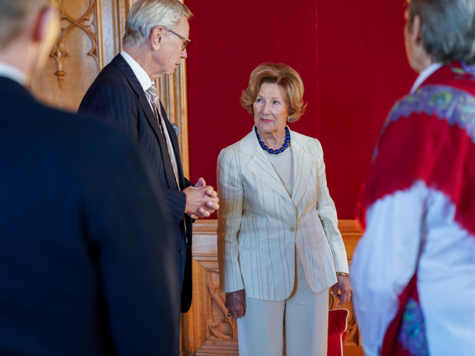 Dronning Sonja saman med dagleg leiar for konkurransen, Lars Hallvard Flæten. Foto: Liv Anette Luane, Det kongelege hoffet