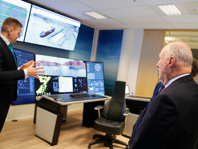 I Shore Control Centre – kontrollrom for sjølvgåande skip. Foto: Vidar Ruud / NTB scanpix
