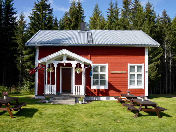Den gamle skolestua har blitt Grenselosmuseum. Foto: Simen Løvberg Sund, Det kongelige hoff