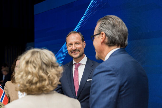 Kronprinsen under besøket til Nor-Shipping 2025. Foto: Kai Chen / Nor Shipping.
