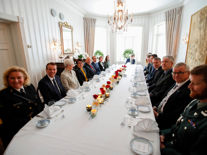 Lunsj på Kapteinshaugen avslutta besøket. Foto: Vidar Ruud / NTB scanpix