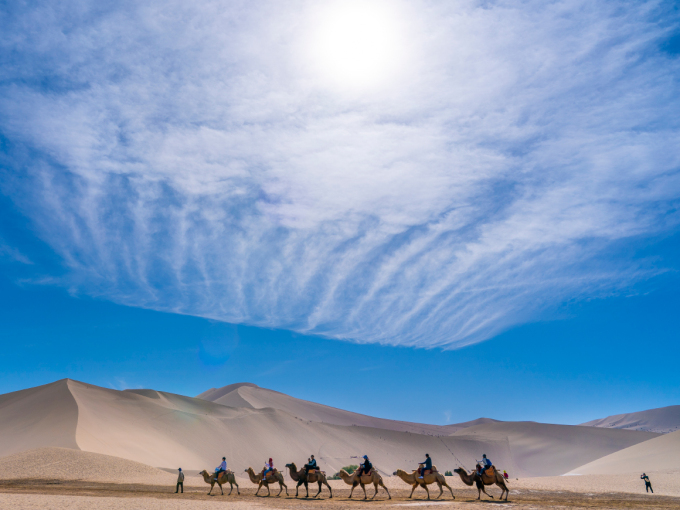 En gang var Dunhuang et viktig stoppested for handelsreisende langs Silkeveien. I dag finner mange turister veien hit. Foto: Heiko Junge, NTB scanpix